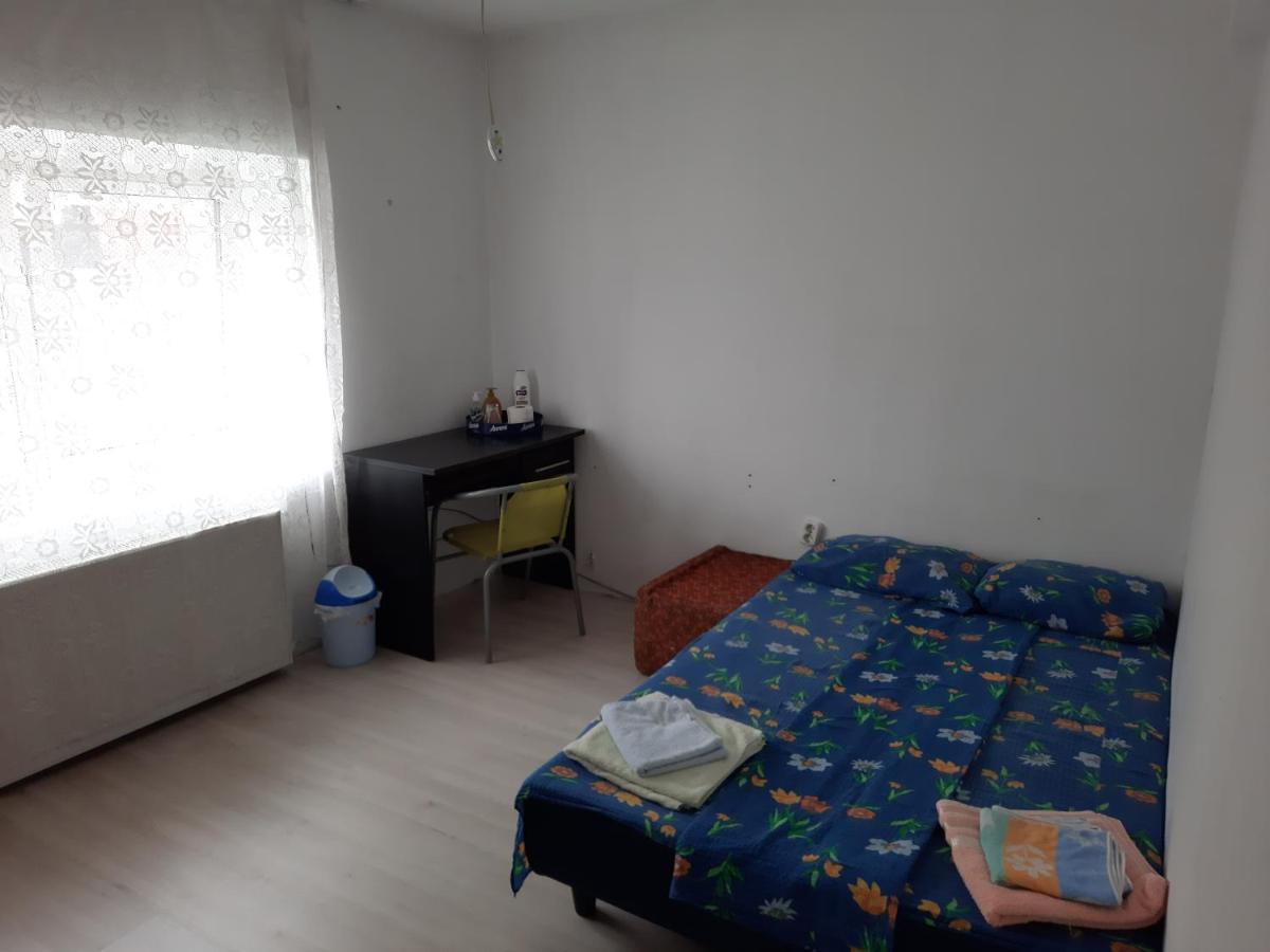 Casa Cu Curte Hotel Braşov Buitenkant foto
